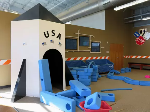 Beautiful, bright children's museum with lots of fun things to play.