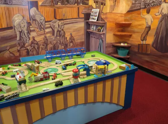Beautiful, bright children's museum with lots of fun things to play.