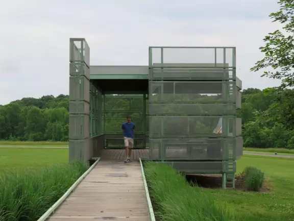 Airy modern architecture and many paintings. Cafe, gift shop, amazing landscaped grounds with sculptures and boulders to climb. Summer concerts.