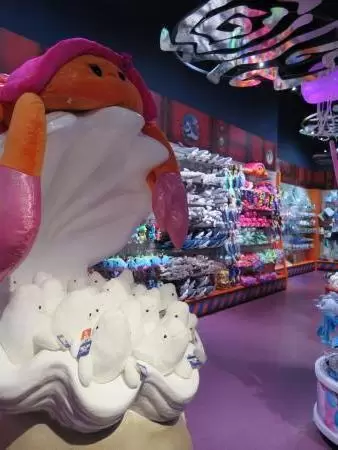 Good tanks and colorful lighting, but annoying music.