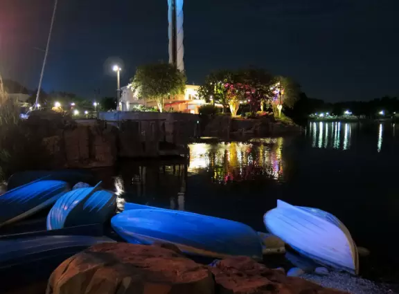 Beautiful park with great rollercoaster rides and amazing aquariums.