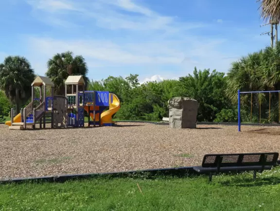 Park with nice breezes off the intracoastal and picnic pavilions.