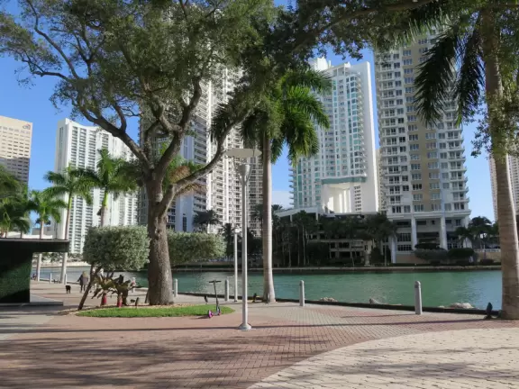 Fantastic, wide running path for 1.5 miles, along the river on the mainland, over the bridge, and all around Brickell Key. Very dense city atmosphere.