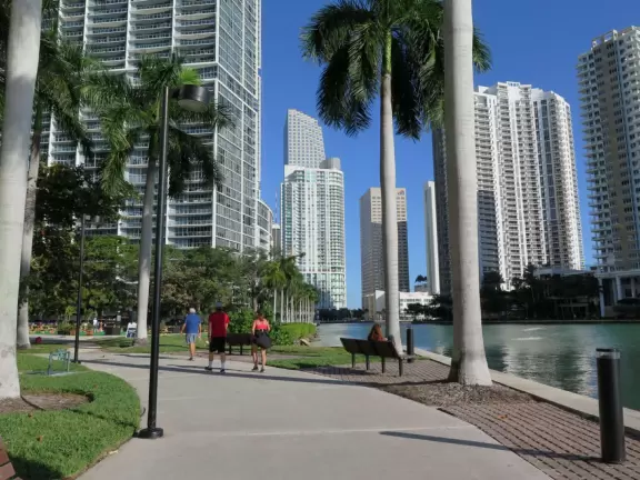 Fantastic, wide running path for 1.5 miles, along the river on the mainland, over the bridge, and all around Brickell Key. Very dense city atmosphere.