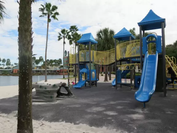 Fantastic walk around Crescent Lake, past beautiful hotels!