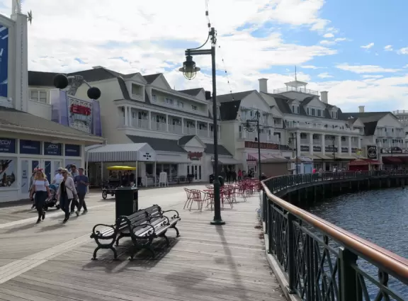 Fantastic walk around Crescent Lake, past beautiful hotels!