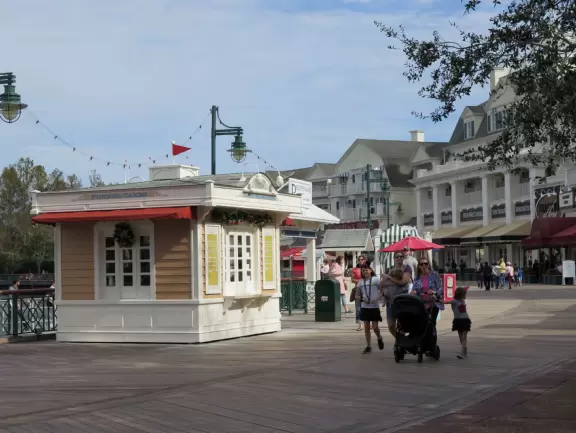 Fantastic walk around Crescent Lake, past beautiful hotels!