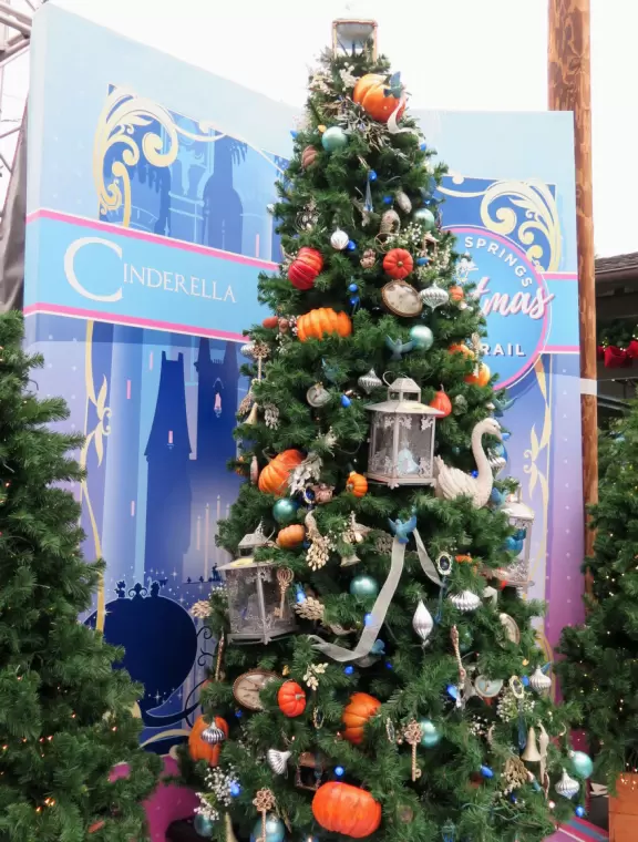 Waterfront area with restaurants, live street performers, entertainment, toy stores, and carousel.