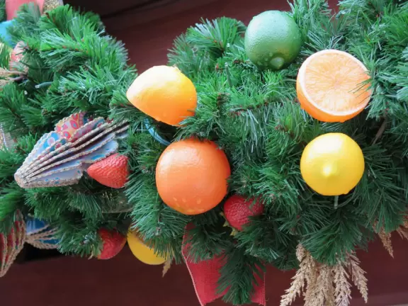 Waterfront area with restaurants, live street performers, entertainment, toy stores, and carousel.