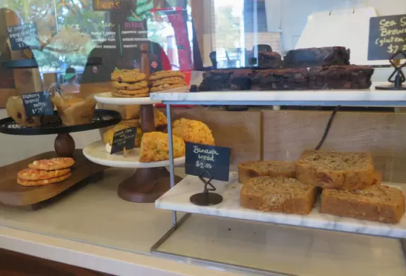 College town with pretty lakes and rich cultural offerings.