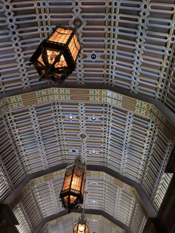 Beautiful theme park with art deco buildings and California-style palms, and the amazing Star Wars land.