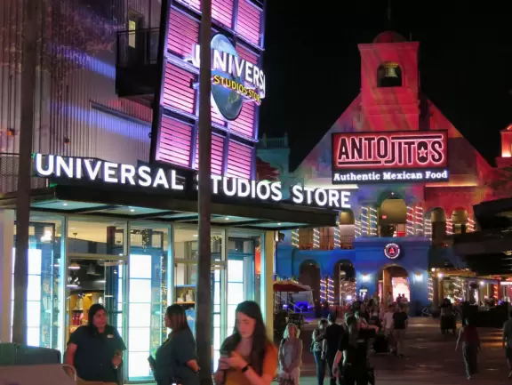 Fun place to eat out at night, see the Universal fireworks, and walk along the romantic waterway.