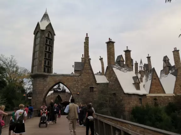 The lands in this theme park are a work of art, and full of atmosphere. Fun rides for kids aged 4 and up.