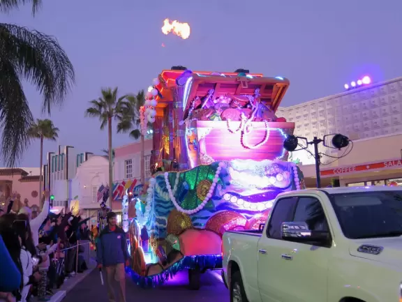 Theme park with fun rides, performers, and wonderful Harry Potter areas.