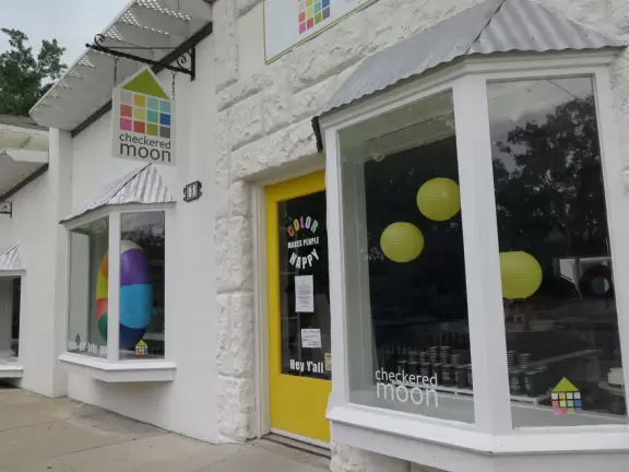 Cute, hilly town on Lake Dora, with lots of cafes and shops.