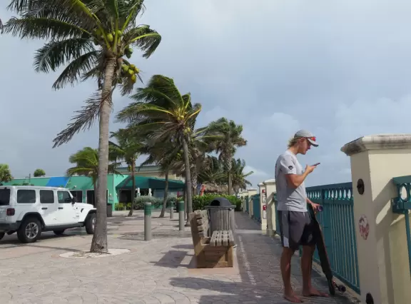 Fantastic area by the ocean, with lifeguarded beach, awesome playground, farmers market, and cool cafes!