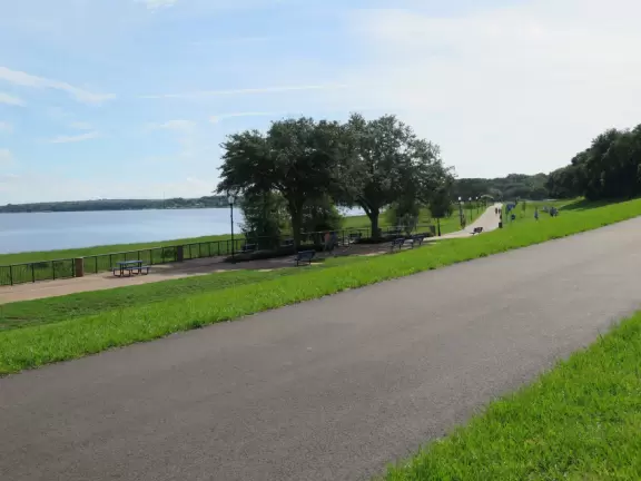 Six mile bike path along the lake!