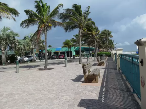 Fantastic area by the ocean, with lifeguarded beach, awesome playground, farmers market, and cool cafes!