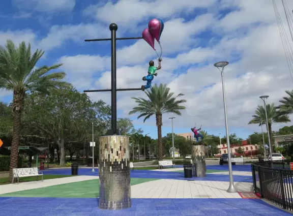 Touristy, buzzing area with restaurants and attractions.