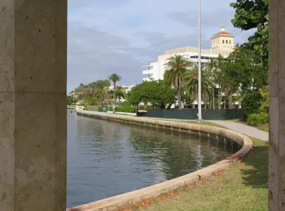 Gorgeous 3 mile walk along the intracoastal on Palm Beach island!