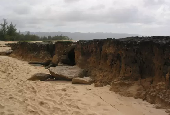 Tide pools, rock spires, sandy beach, and part of the set from Lost! Also called Papailoa Beach.&nbsp;