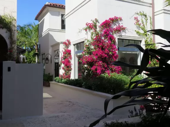 Beautiful area with Spanish alleys, and interesting shops and cafes.