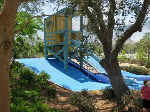 Amazing new development with gorgeous modern buildings, cafes, an incredible playground, and interesting lights at night.