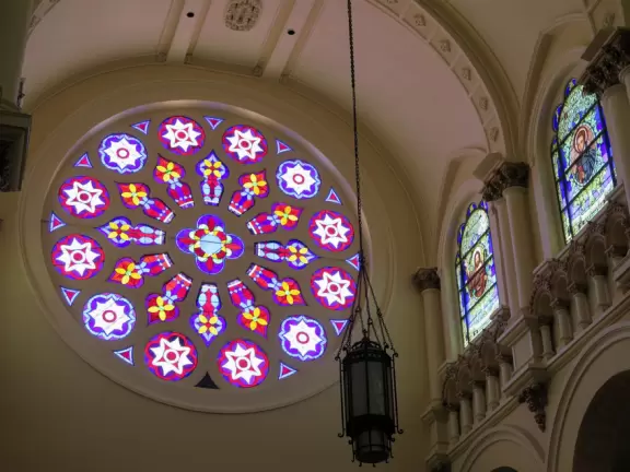 Waterfront stroll, especially gorgeous at night. Admire the silver minarets of the University of Tampa.
