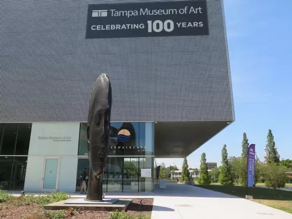 Waterfront stroll, especially gorgeous at night. Admire the silver minarets of the University of Tampa.