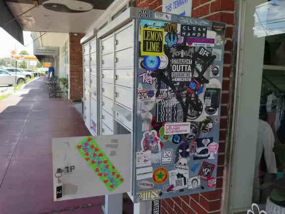 Cute cafes along the main road, in a strip mall and also in a public market.