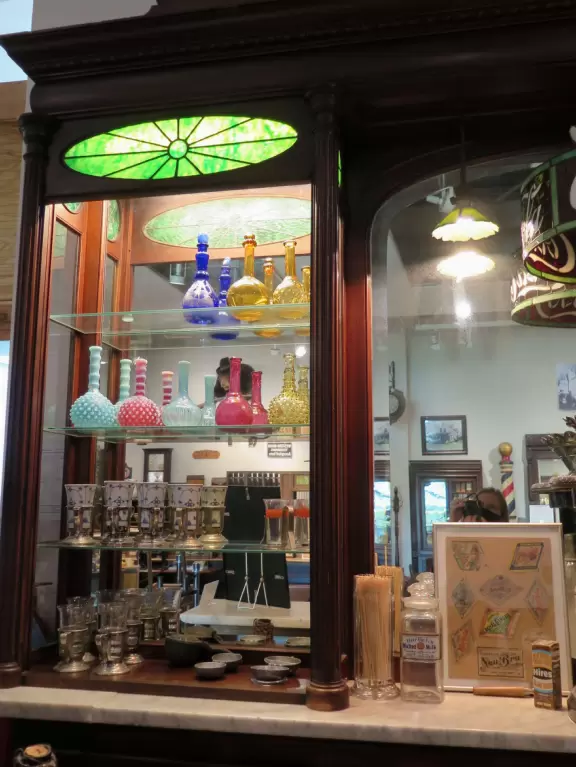 Large modern museum with high-tech historic car exhibit, great temporary exhibits, and baseball card room.