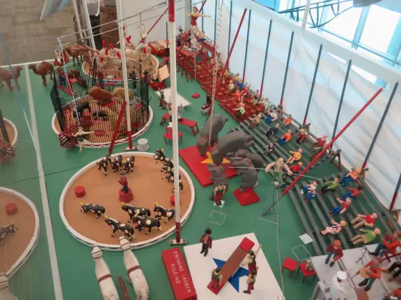 Large modern museum with high-tech historic car exhibit, great temporary exhibits, and baseball card room.