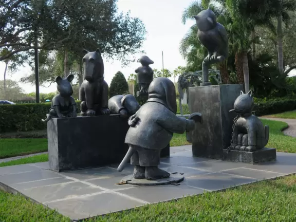 Modern, attractive museum with excellent special exhibits.