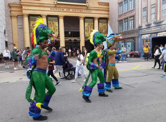 Theme park with fun rides, performers, and wonderful Harry Potter areas.