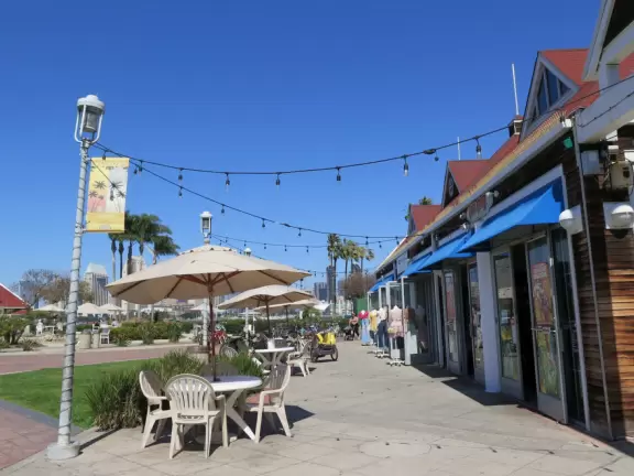 Touristy shops in an awesome location by the ferry terminal, Bayshore Bikeway, and Centennial Park. Lovely waterfront restaurants too.