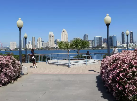 Fantastic one-mile stretch of off-street bike path along the north coast of Coronado Island!