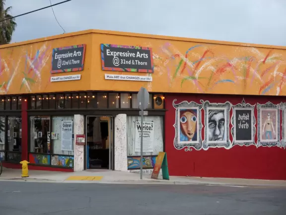 Neighborhood with cute 1920s craftsman houses and plenty of bars and cafes.