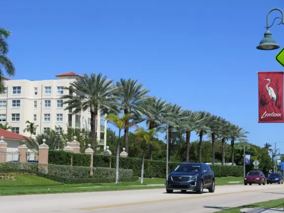 Long, narrow beach with a seawall backed by fancy hotels, a happening feel, and an oceanfront cafe.