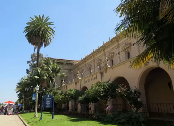 Stroll past beautiful architecture, ponds, fountains, flowers, and trees. Visit many different museums! And best of all, walk through sumptuous gardens.