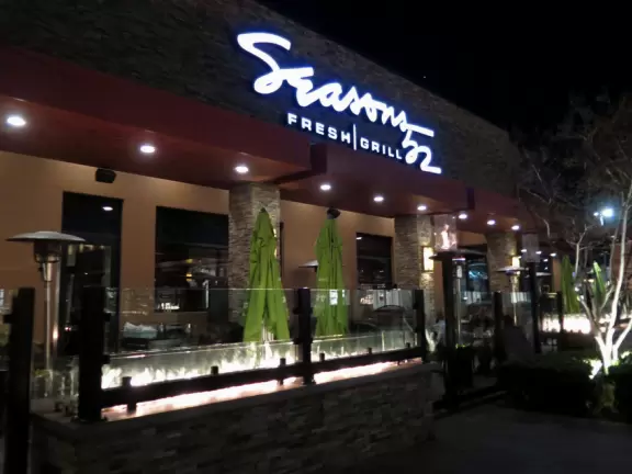 Gorgeous outdoor mall near UC San Diego, with lots of public spaces, cafes, and even a huge outdoor climby for kids.