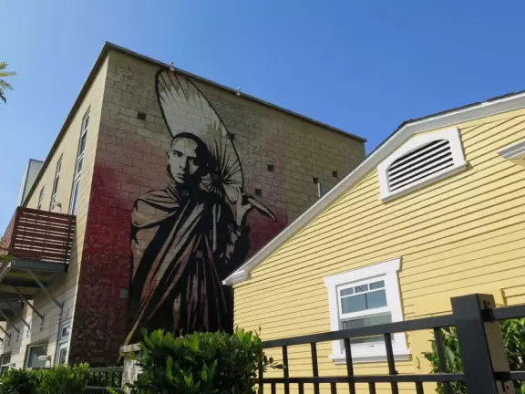 1920s craftsman houses, and a gentille main strip with adorable Cafe Madeleine, woodsy Station Tavern, and a bookstore with a great kids section and lots of art books.