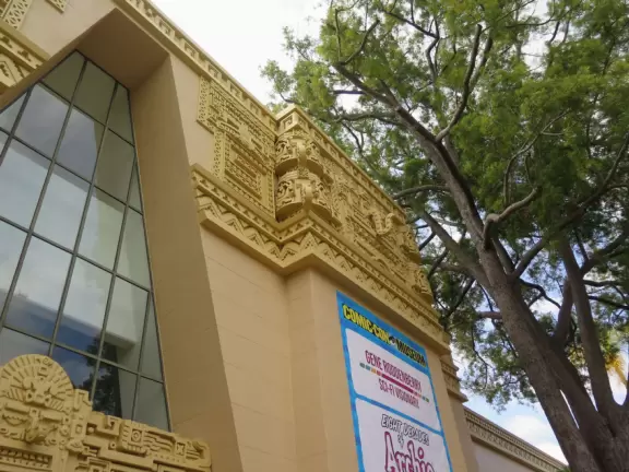 Costumes from movies, comic books from days of old, and items from favorite shows, all in a spacious museum with high ceilings and places to rest.