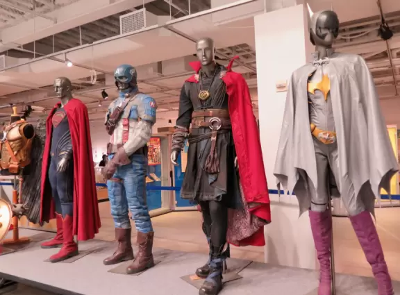 Costumes from movies, comic books from days of old, and items from favorite shows, all in a spacious museum with high ceilings and places to rest.