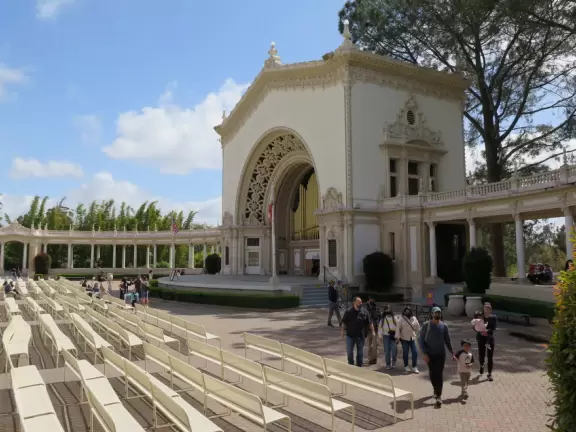 Stroll past beautiful architecture, ponds, fountains, flowers, and trees. Visit many different museums! And best of all, walk through sumptuous gardens.