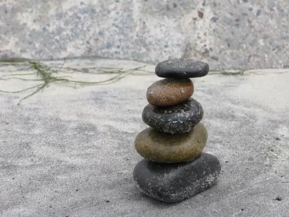 Gorgeous beach with steep steps leading down, and red cliffs like a national park!