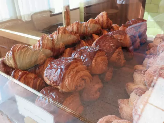 Main strip of West Palm Beach, with colorful and inviting architecture and decorations.