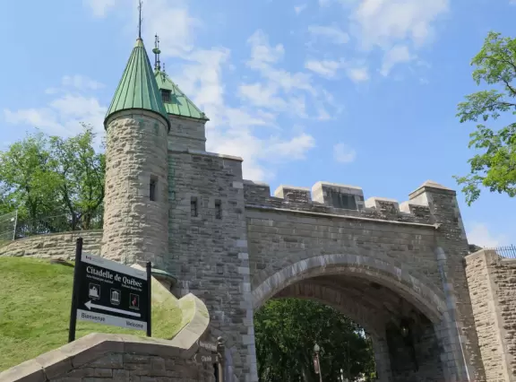 Fantastic citadel to visit. Lots of beauty, and interesting. Well worth a tour!