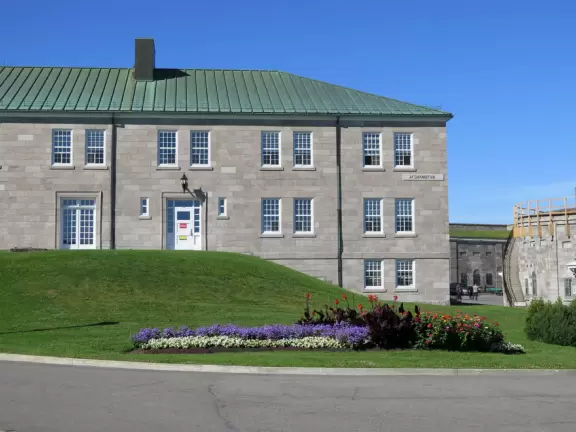 Fantastic citadel to visit. Lots of beauty, and interesting. Well worth a tour!