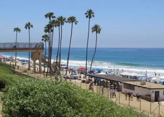 2.5 mile hard-packed dirt path along the water, past T-Street Beach Pier.