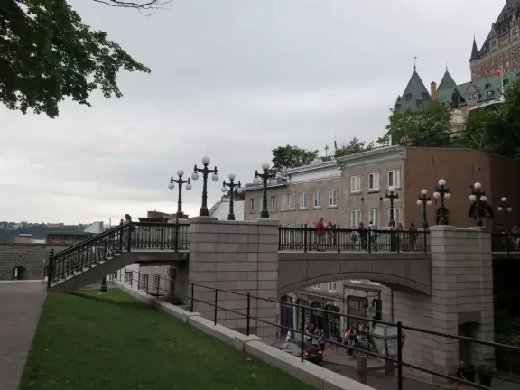 Delightful stone ramparts with cannons, views of the river, breeze, maple leaves galore! Peaceful!